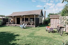 Woodlodge in Duynpark With Scenic Views