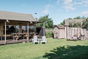Woodlodge in Duynpark With Scenic Views