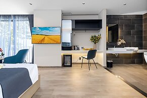 JBAY Beachfront Boutique Hotel