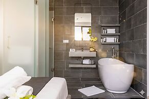 JBAY Beachfront Boutique Hotel