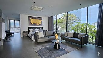 JBAY Beachfront Boutique Hotel
