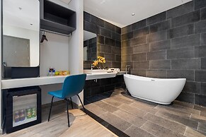 JBAY Beachfront Boutique Hotel