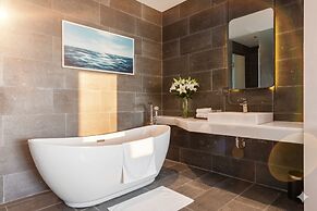 JBAY Beachfront Boutique Hotel