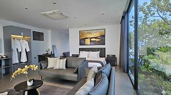 JBAY Beachfront Boutique Hotel
