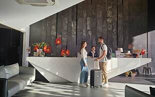 JBAY Beachfront Boutique Hotel