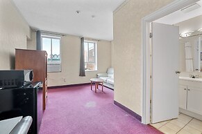 Royal Inn and Suites at Guelph