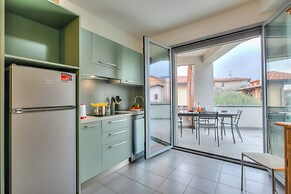 Rosy House 100m From Lake& Shared Pool
