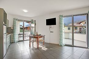Rosy House 100m From Lake& Shared Pool