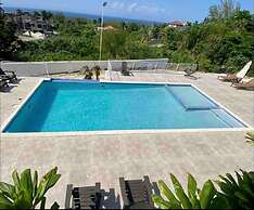 Charming Sea View Town House Chef Driver Optional