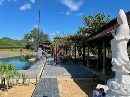 Nguyen Shack Retreat