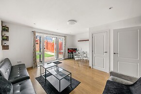 Charming 3 Bedroom House in Reading