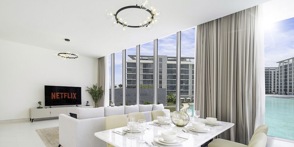 LUX  Burj Khalifa Lagoon View Suite 2