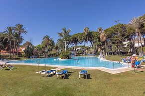 3 Bedroom, 3 Bathroom Beachside Apartment