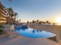 GR Solaris Lighthouse Los Cabos