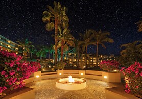 GR Solaris Lighthouse Los Cabos