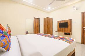 FabHotel Dreamz Inn