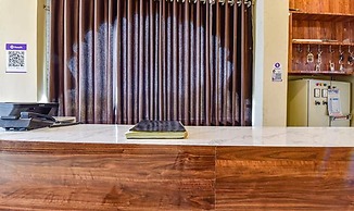 Fabhotel Lali Palace