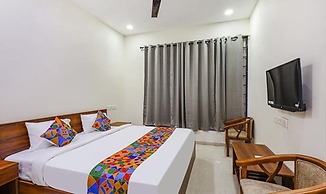 Fabhotel De Luxe