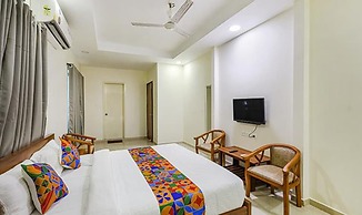 Fabhotel De Luxe