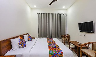 Fabhotel De Luxe