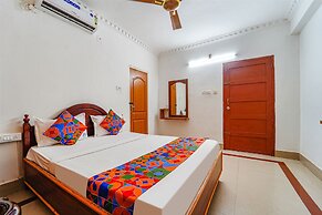 Fabexpress Majestic Inn