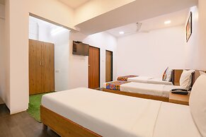 FabHotel Aksa Inn