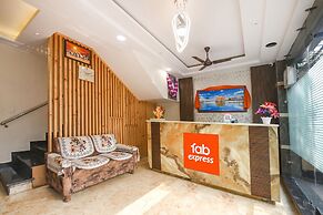 Fabhotel Golden Tree