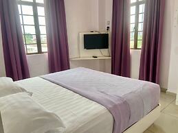 Lavender Riverside Hotel