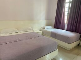 Lavender Riverside Hotel