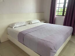 Lavender Riverside Hotel
