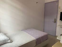 Lavender Riverside Hotel