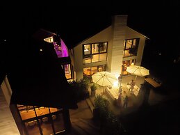 Kaitahi Chef's Table & Lodge