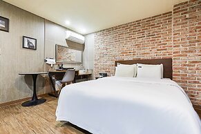 Paradise Hotel