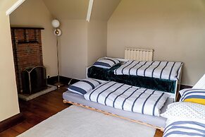 Cleeve House