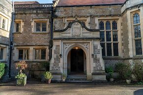 Cleeve House