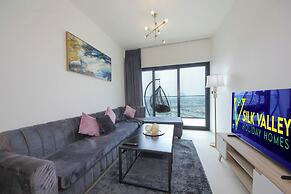 Silk Valley - Luxury 3BR with City View