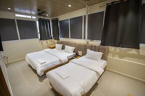 Hotel Anubhuti