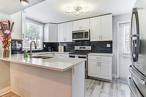 7 Mi to Beach: Updated Home w/ Pool in Seminole