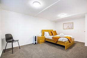 Riches Serendipity Home with Parking