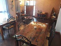 BOULEVARD INN MT MERU