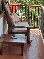 BOULEVARD INN MT MERU