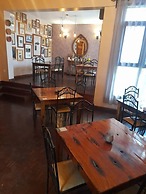 BOULEVARD INN MT MERU