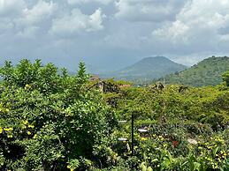 BOULEVARD INN MT MERU
