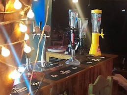 BOULEVARD INN MT MERU