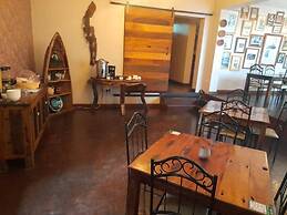 BOULEVARD INN MT MERU
