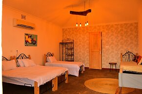 BOULEVARD INN MT MERU
