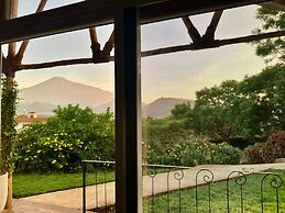 BOULEVARD INN MT MERU