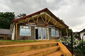 BOULEVARD INN MT MERU
