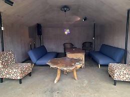 BOULEVARD INN MT MERU