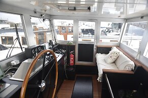 B&B Euphrate Houseboat